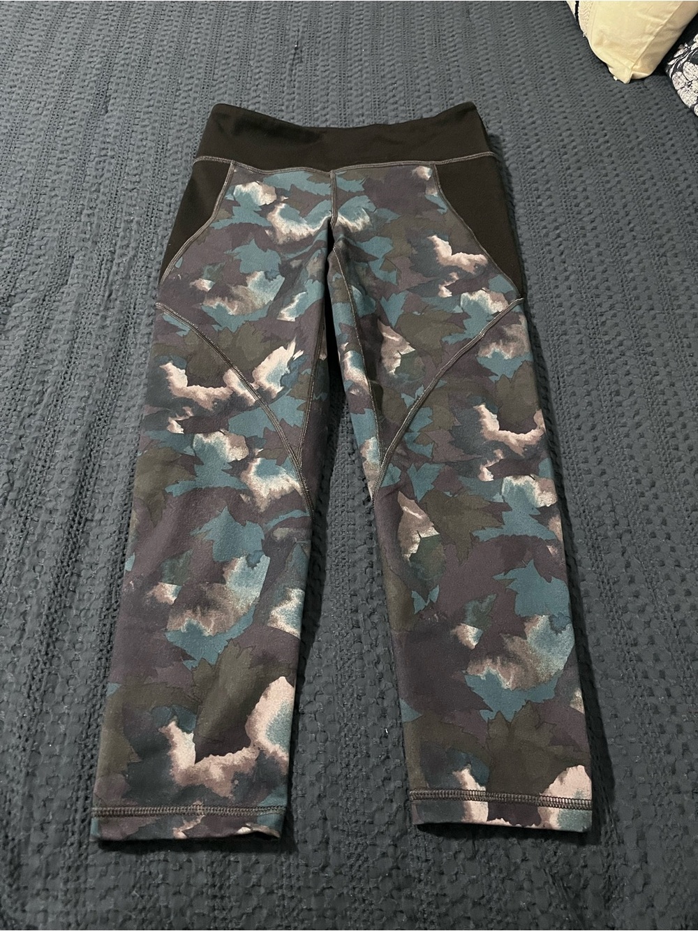 Patagonia Black and Teal Crop Leggings